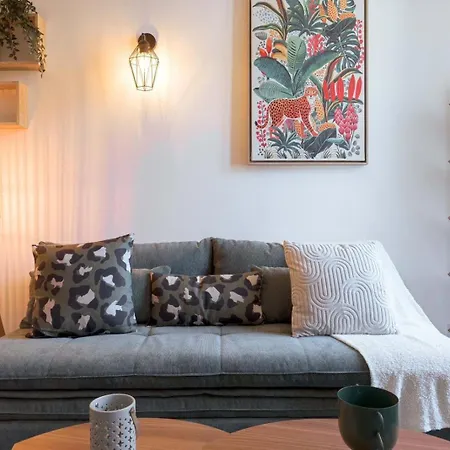 Africa - Unique, Ac, 10mn From Palais&beach, Cozy
