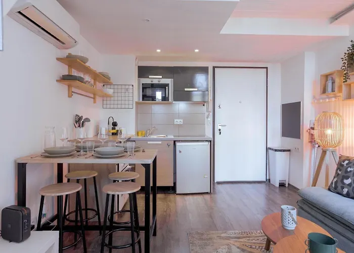 Africa - Unique, Ac, 10mn From Palais&beach, Cozy