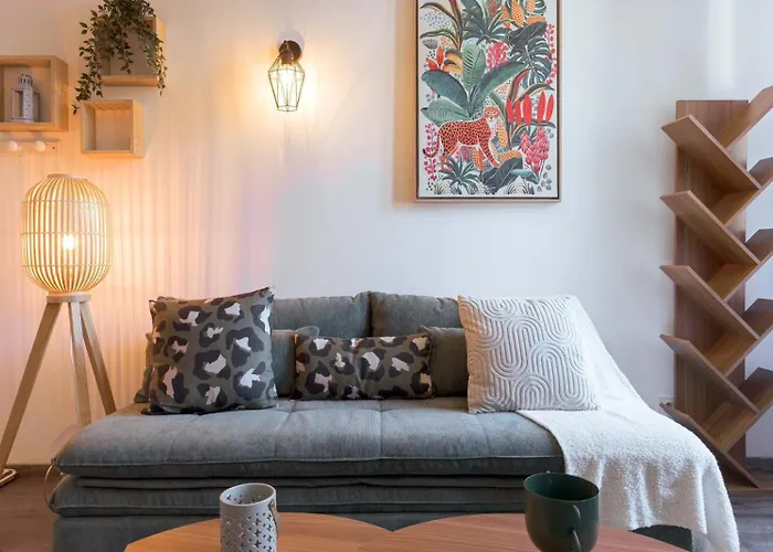 Africa - Unique, Ac, 10mn From Palais&beach, Cozy Apartment Cannes