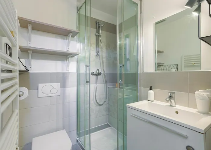 Africa - Unique, Ac, 10mn From Palais&beach, Cozy Apartment Cannes